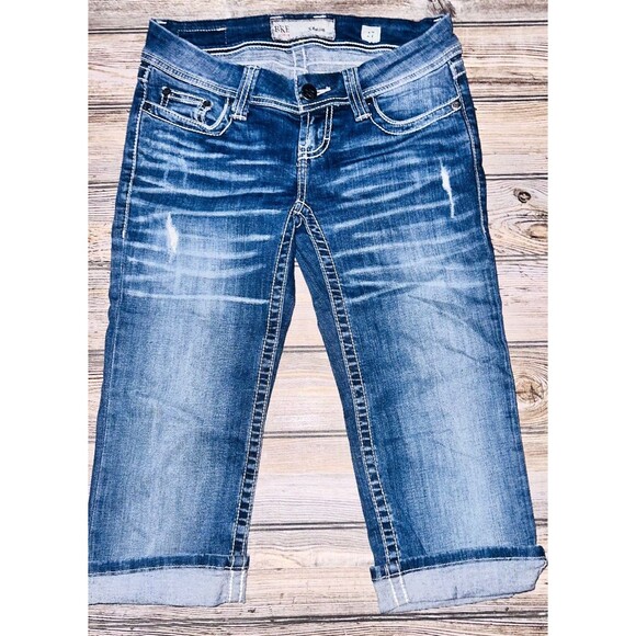 BKE Stella Denim Capri Pants Jeans Size 27 Waist Distressed - Picture 1 of 3